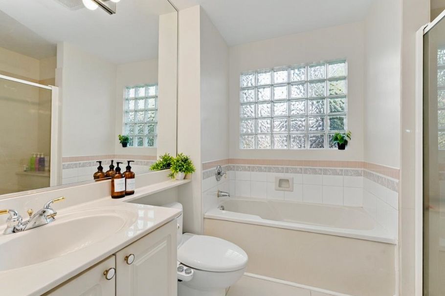 308 1150 Lynn Valley Road North Vancouver, BC - 17