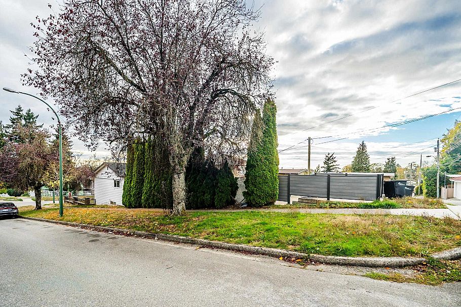1791 E 64th Avenue Vancouver, BC - 39