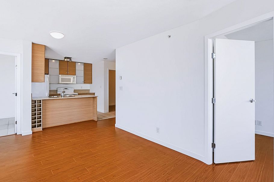 2105 977 Mainland Street Vancouver, BC - 4