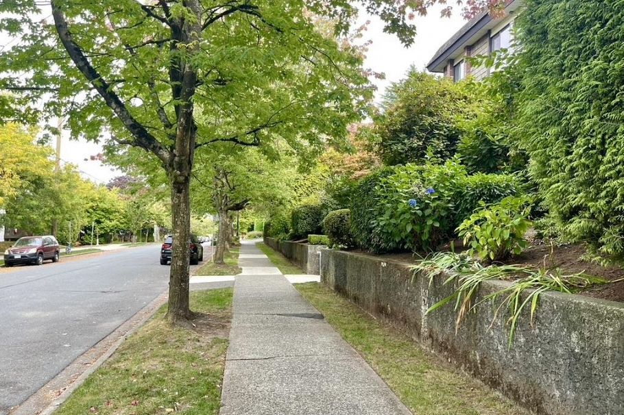 348 588 E 5th Avenue Vancouver, BC - 2