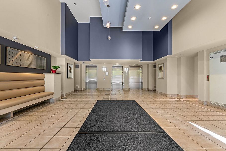 220 3663 Crowley Drive Vancouver, BC - 26