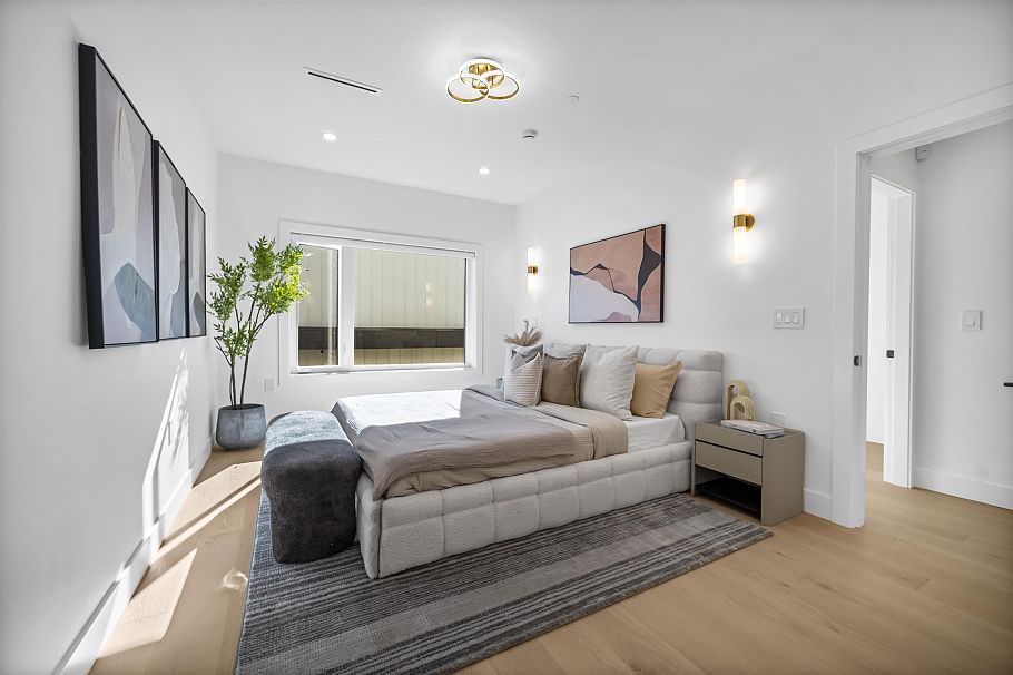 2 2710 Kitchener Street Vancouver, BC - 16
