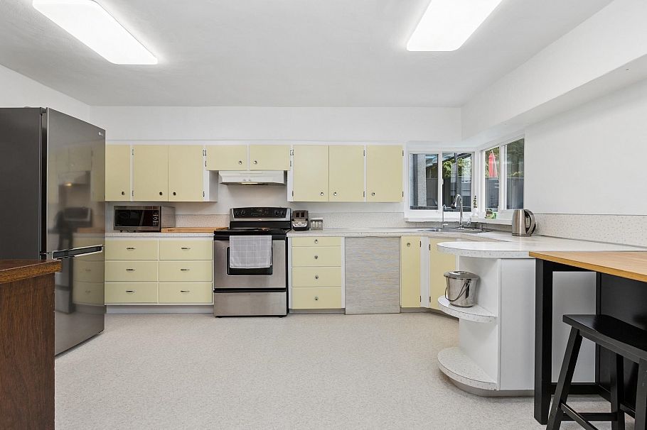 331 E 24th Street North Vancouver, BC - 14