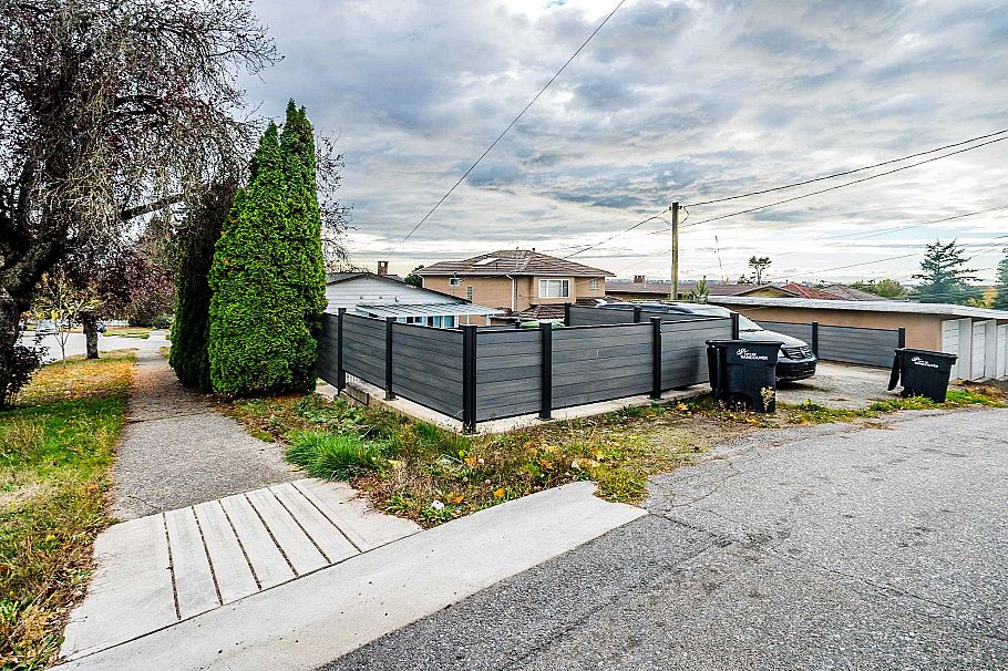 1791 E 64th Avenue Vancouver, BC - 3