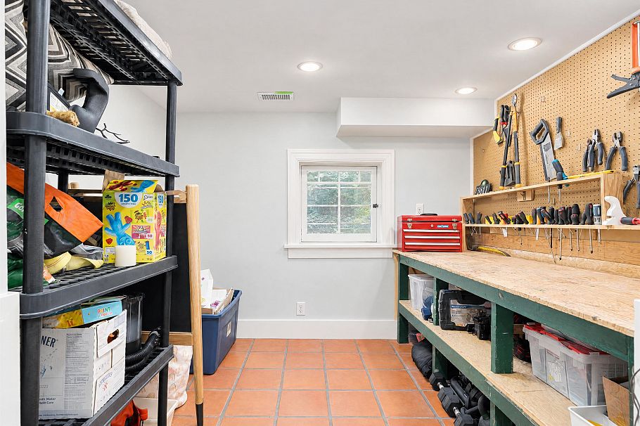 3811 W 26th Avenue Vancouver, BC - 25