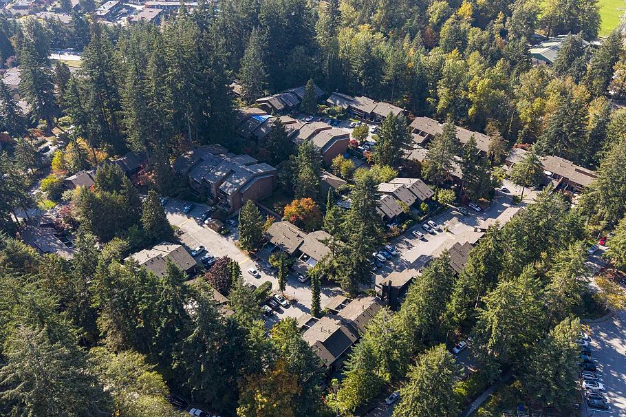 1996 Purcell Way North Vancouver, BC - 36