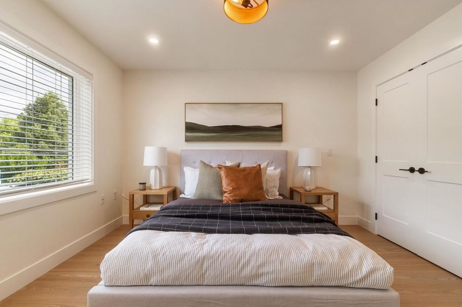 2049 E 4th Avenue Vancouver, BC - 16
