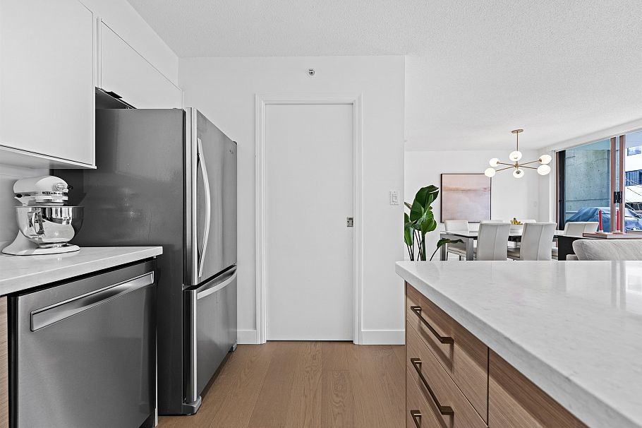 204 1633 W 8th Avenue Vancouver, BC - 6