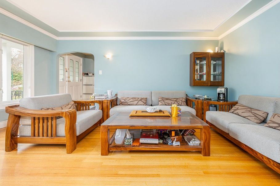 4090 W 35th Avenue Vancouver, BC - 2