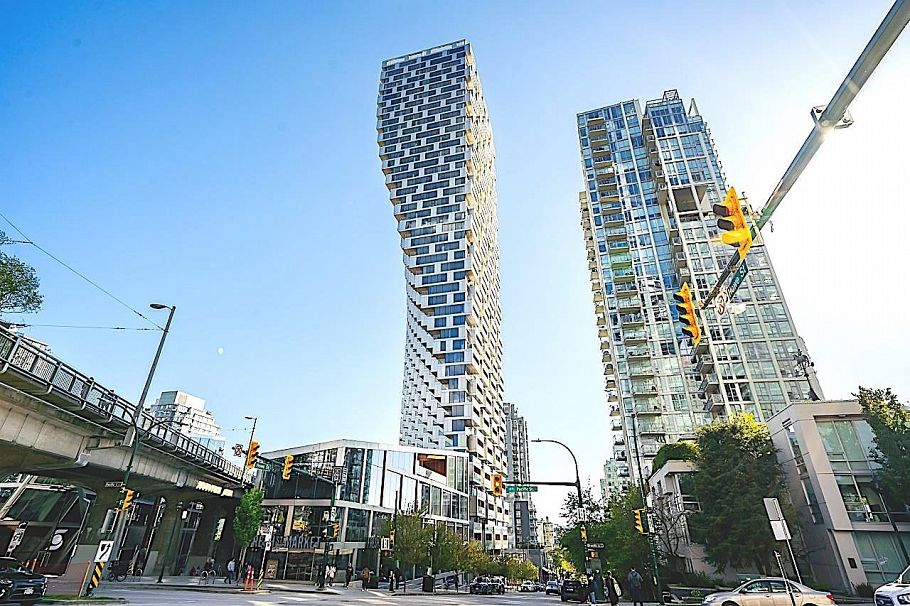 2611 1480 Howe Street Vancouver, BC - 5