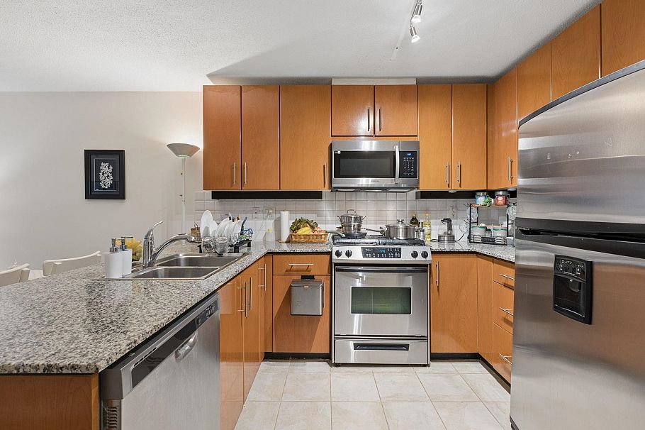 607 188 E Esplanade North Vancouver, BC - 17
