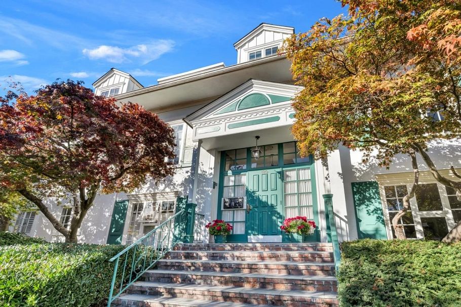 304 120 W 17th Street North Vancouver, BC - 23