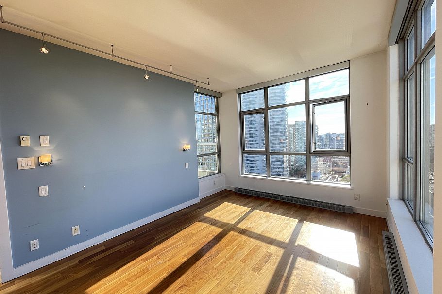 PH3 1050 Smithe Street Vancouver, BC - 24
