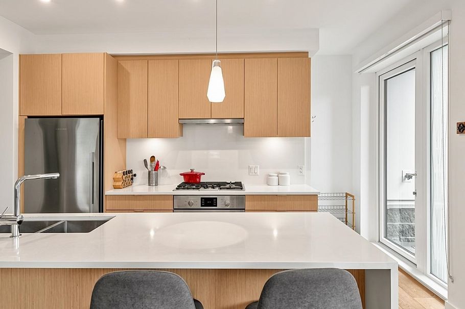 104 108 E 35th Avenue Vancouver, BC - 6