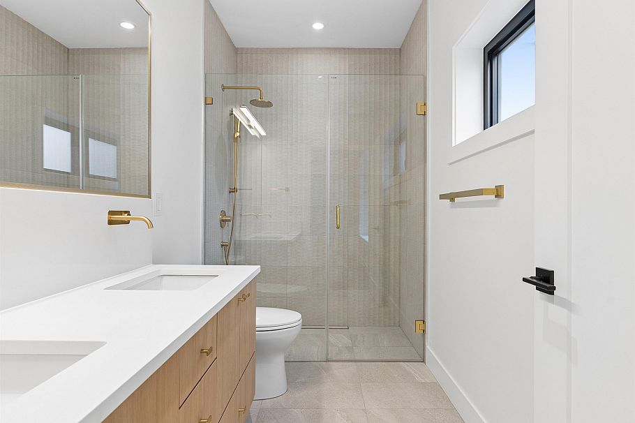 1 878 E 37th Avenue Vancouver, BC - 22