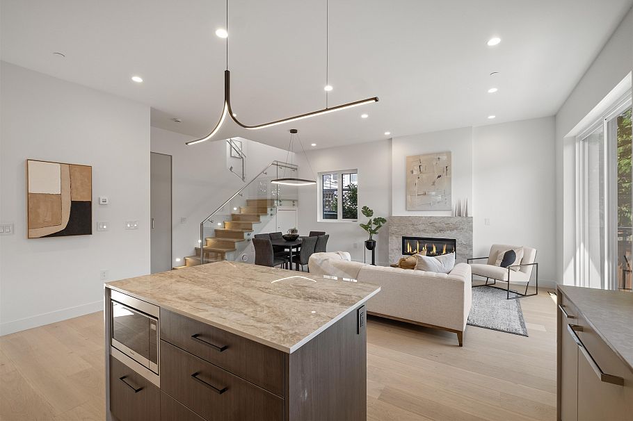 2236 E 5th Avenue Vancouver, BC - 9
