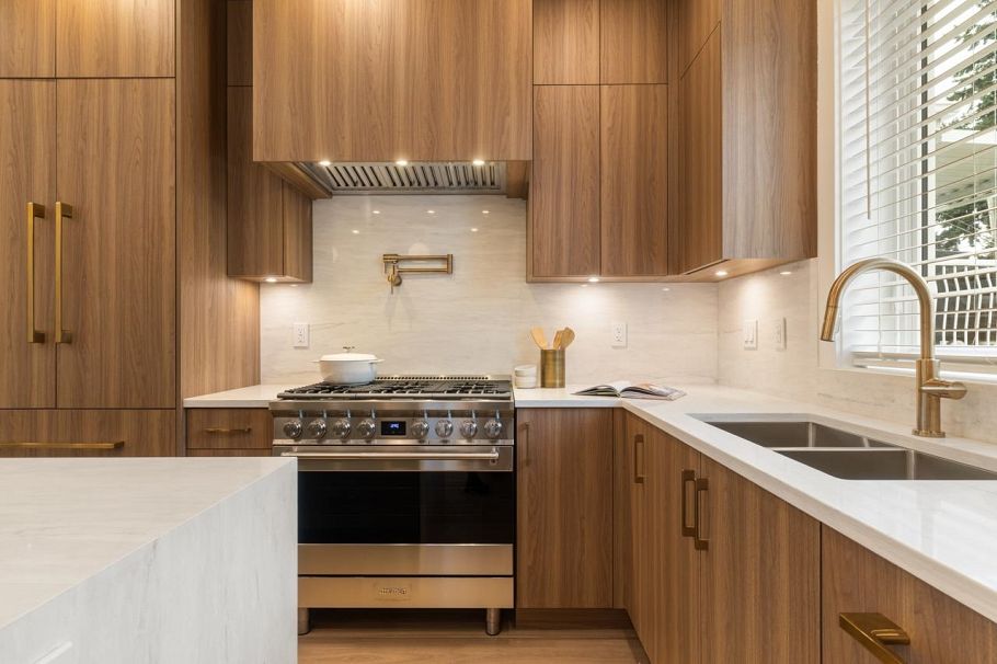 2049 E 4th Avenue Vancouver, BC - 4