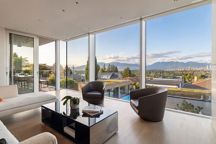 2723 W 30th Avenue Vancouver, BC - 5