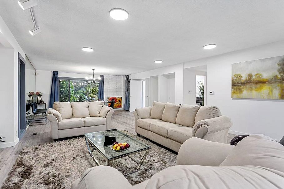 1052 W 53rd Avenue Vancouver, BC - 8
