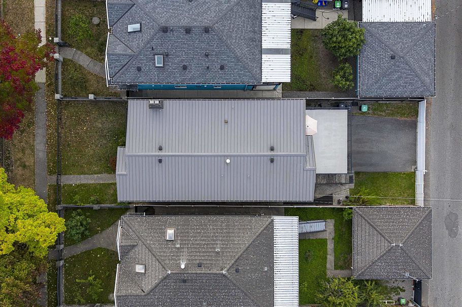 1827 E 40th Avenue Vancouver, BC - 32