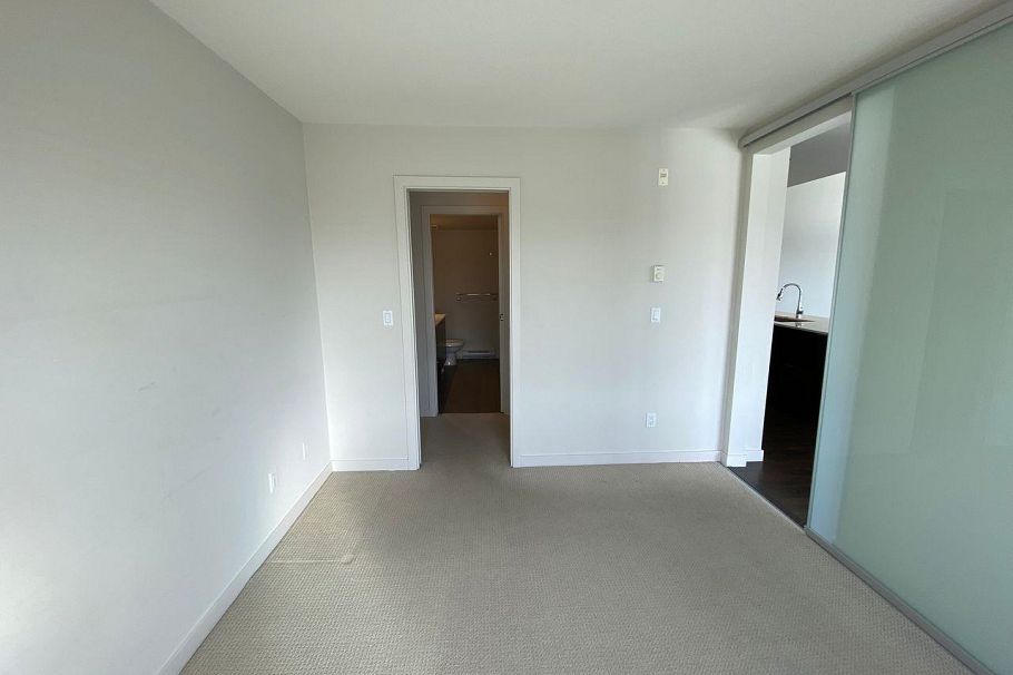 509 1679 Lloyd Avenue North Vancouver, BC - 11