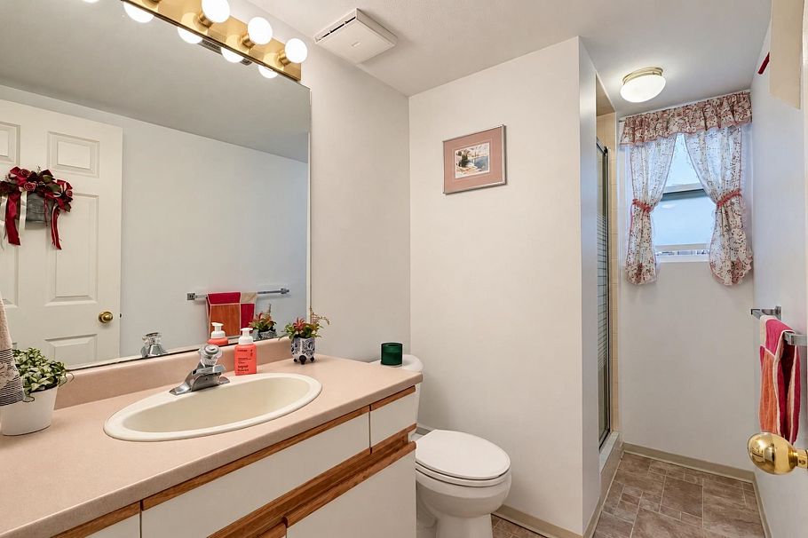 1643 Kerrstead Place North Vancouver, BC - 28