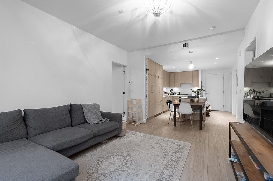308 747 E 3rd Street North Vancouver, BC - 17