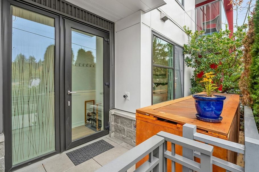 104 108 E 35th Avenue Vancouver, BC - 2