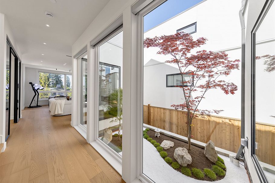 840 E 14th Street North Vancouver, BC - 17