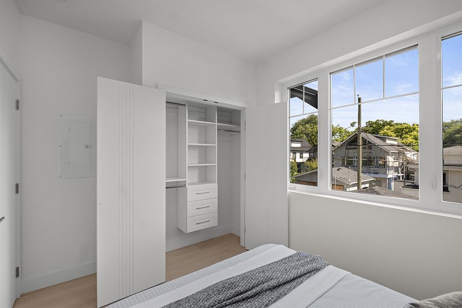 2236 E 5th Avenue Vancouver, BC - 23