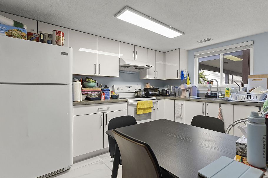 1827 E 40th Avenue Vancouver, BC - 22