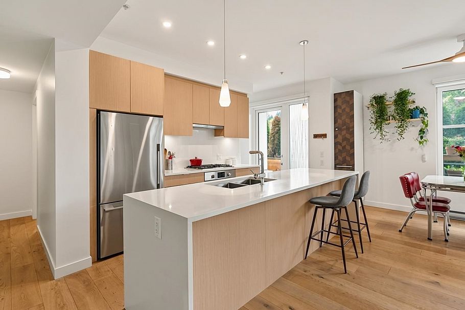 104 108 E 35th Avenue Vancouver, BC - 8