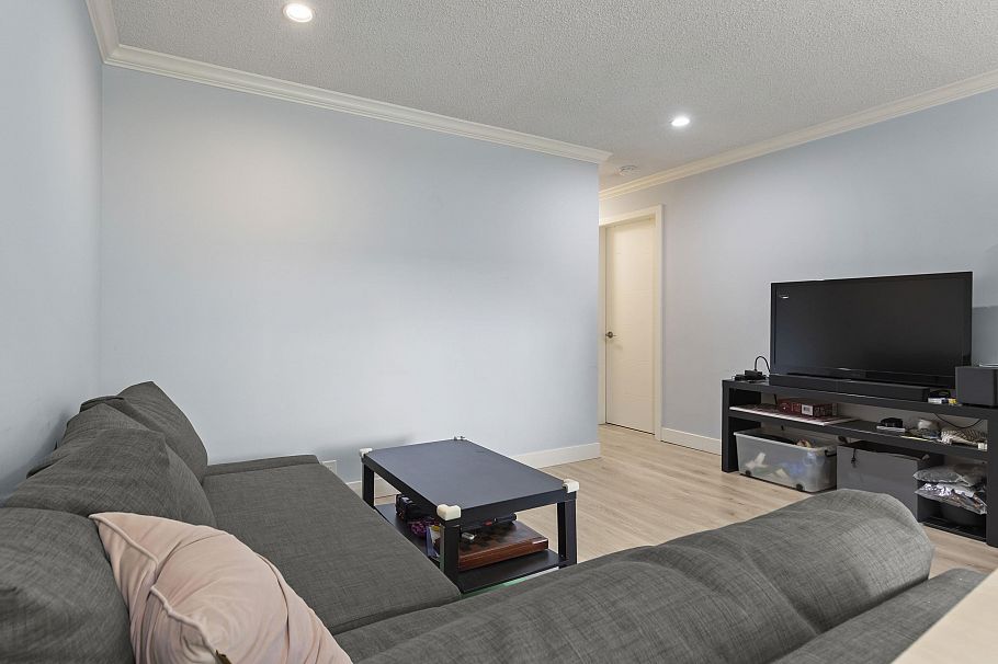 1827 E 40th Avenue Vancouver, BC - 21