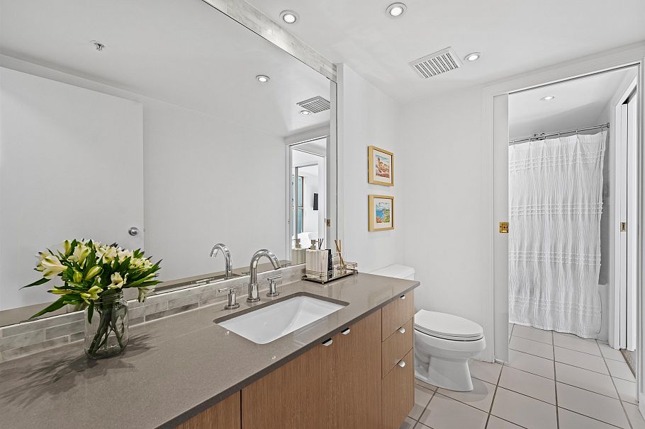 204 1633 W 8th Avenue Vancouver, BC - 23