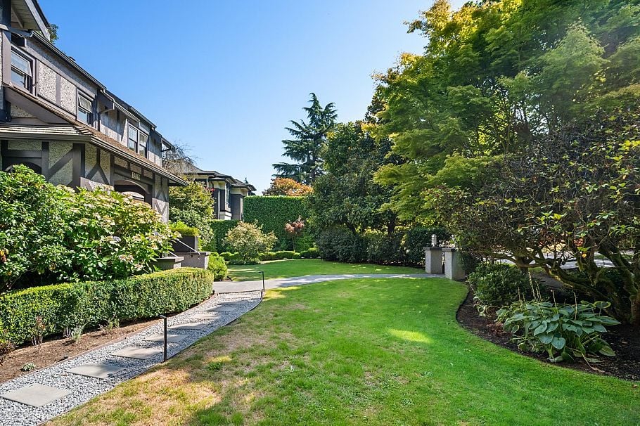 1519 W 35th Avenue Vancouver, BC - 3