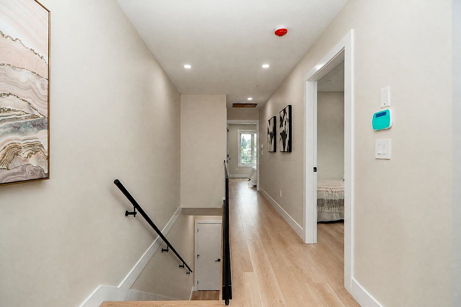2828 Cheyenne Avenue Vancouver, BC - 27