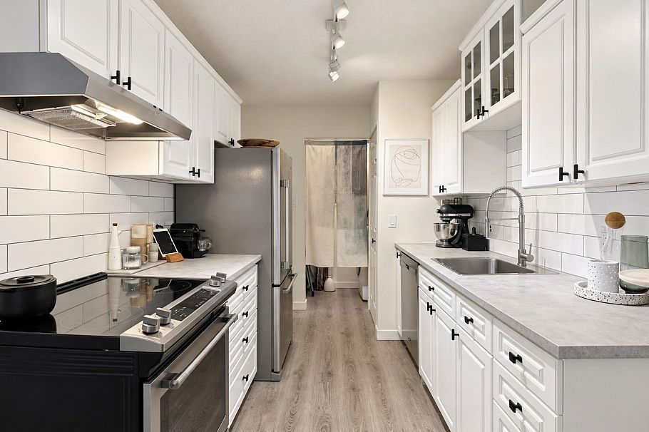 204 1610 Chesterfield Avenue North Vancouver, BC - 15