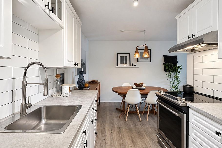 204 1610 Chesterfield Avenue North Vancouver, BC - 11