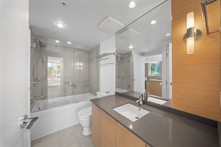 519 135 E 17th Street North Vancouver, BC - 13