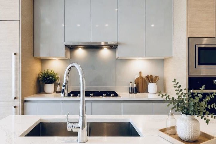 405 3538 Sawmill Crescent Vancouver, BC - 3