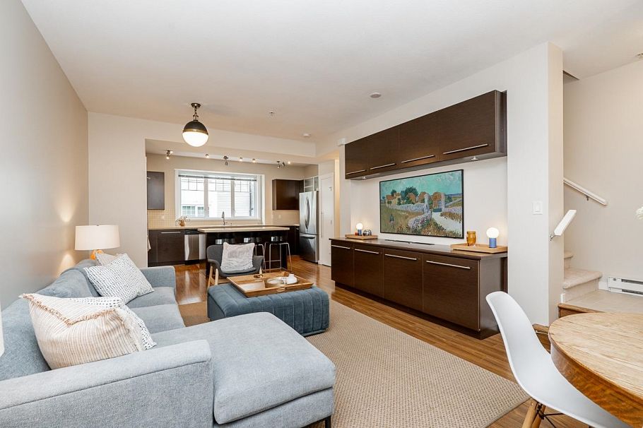 3826 Welwyn Street Vancouver, BC - 2