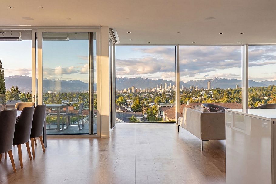 2723 W 30th Avenue Vancouver, BC - 2