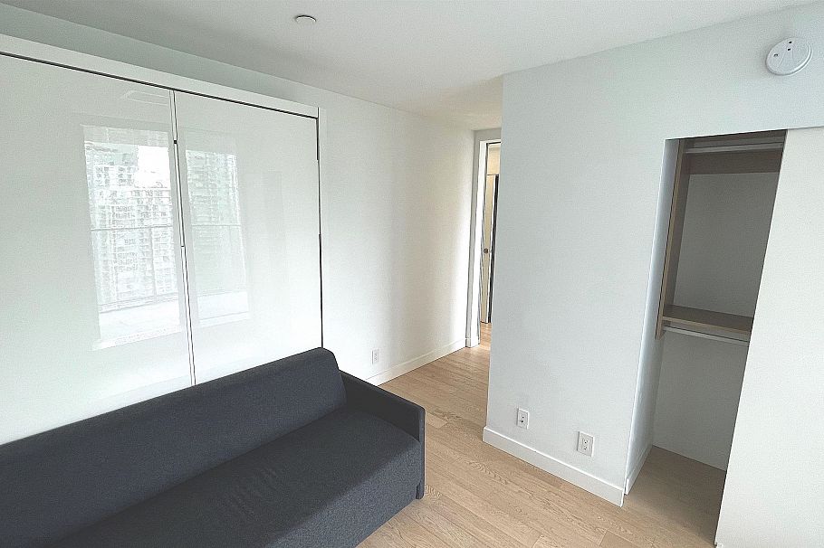 2611 1480 Howe Street Vancouver, BC - 26