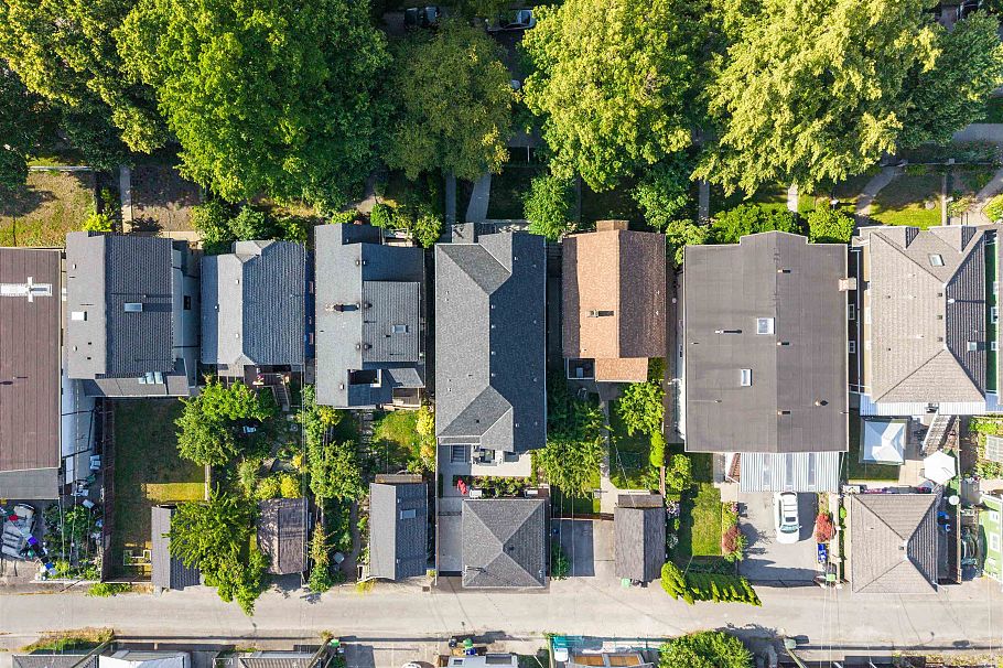 2236 E 5th Avenue Vancouver, BC - 35