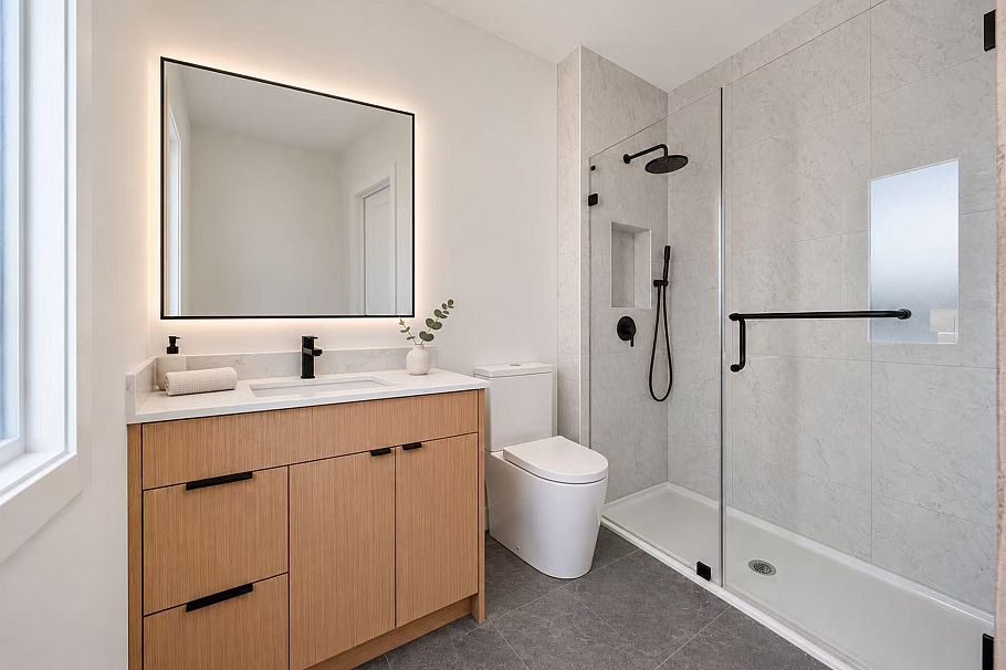 1378 E 62nd Avenue Vancouver, BC - 6