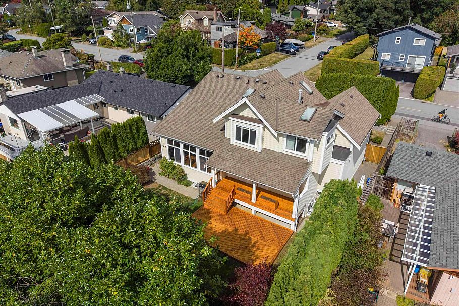 1501 Frederick Road North Vancouver, BC - 29