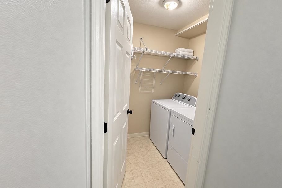 504 137 W 17th Street North Vancouver, BC - 11