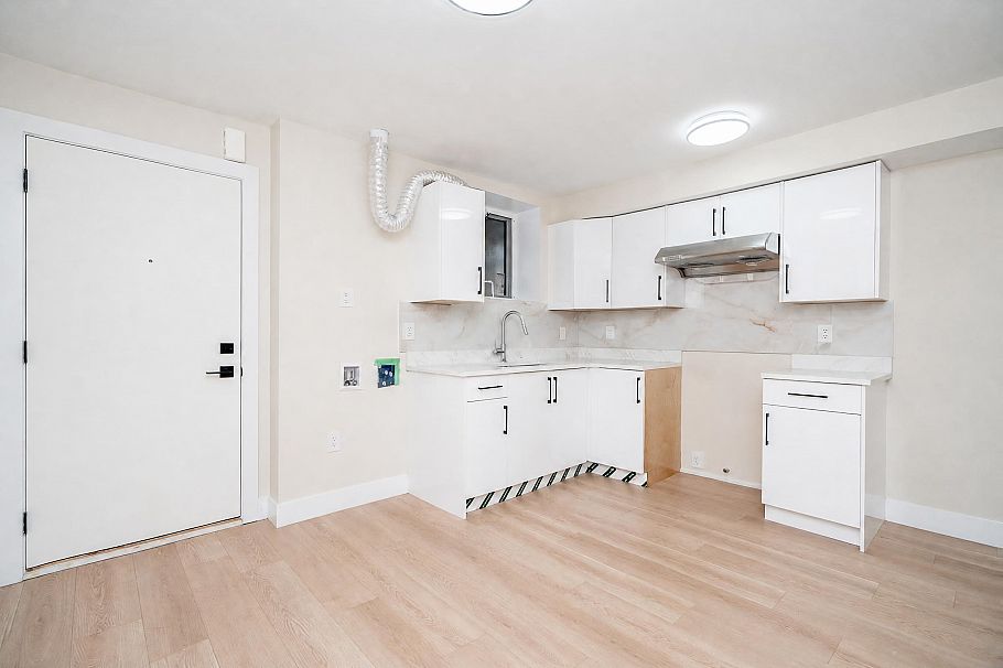 2828 Cheyenne Avenue Vancouver, BC - 29