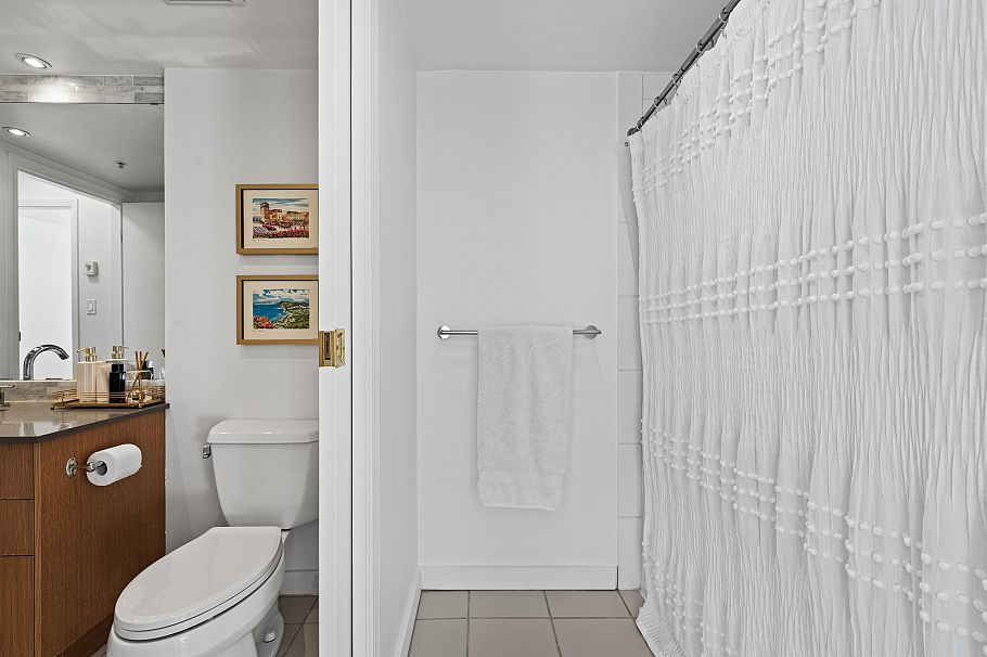 204 1633 W 8th Avenue Vancouver, BC - 25