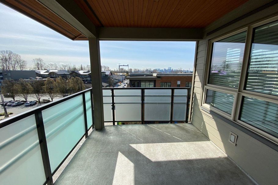 509 1679 Lloyd Avenue North Vancouver, BC - 1